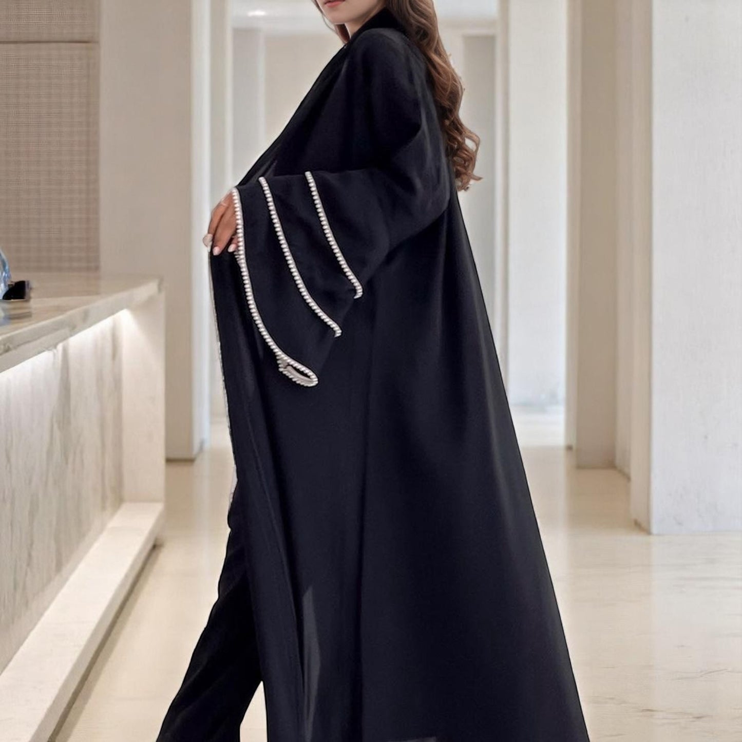 Robe simple pour femme avec broderie perlée à la main – Élégance discrète et artisanat raffiné