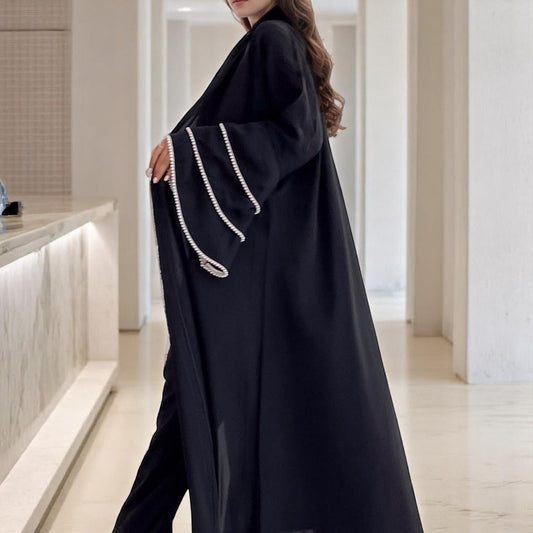 Robe simple pour femme avec broderie perlée à la main – Élégance discrète et artisanat raffiné