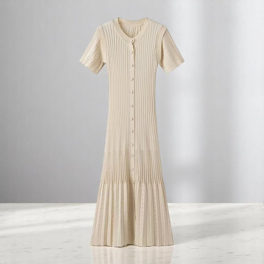 Robe Beige Moulante : Le Look Parfait Soirée Estivale Élégante